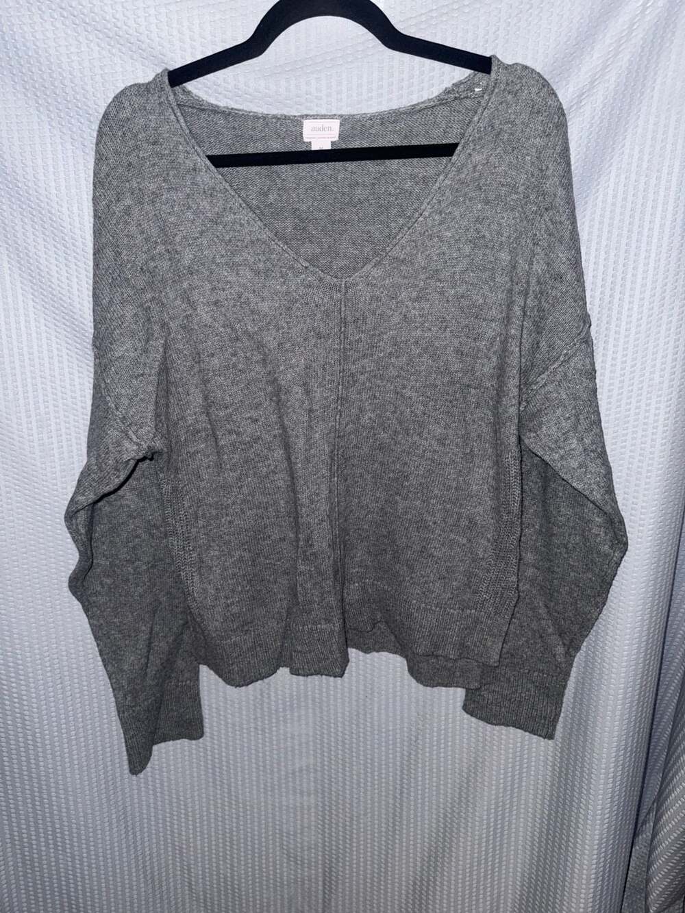 Auden V-Neck Knit Sweater Size M Gray Long Sleeve Pullover